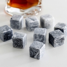 Kamienie / Kamienne kostki lodu do whisky i drinków wielokrotnego użytku STONE CUBES (6 szt.)