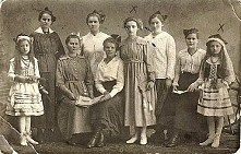 Strasznie podobają mi się stare czasy , zdjęcia i kultura ... kto też tak ma ?