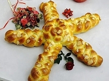 Drożdżowa gwiazda świąteczna