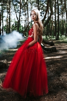 S074 spódnica maxi rozkloszowana. Czerwona