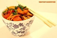 Makaron po azjatycku z krewetkami! Kliknij po przepis!