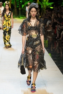 SPRING 2017 READY-TO-WEAR
Dolce & Gabbana