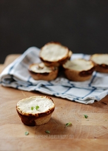 MINI QUICHE RAZOWE Z PIECZARKAMI I BOCZKIEM