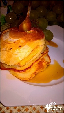 Kefirowo maślankowe placuszki z suszonym jabłuszkiem
*przepis po kliknięciu w zdjęcie