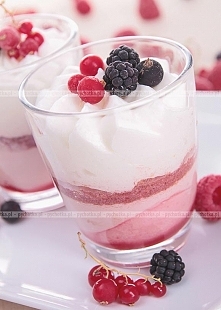 Kisiel truskawkowy z jogurtem