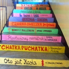 Takie schody stworzyłam w szkole, podpatrując zdjęcie ze zszywki.