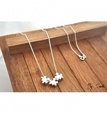 Celebrytka trzy puzzle...
K...