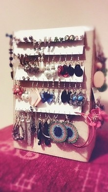 DIY Wieszak na kolczyki