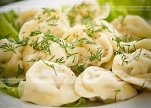 Pierożki z kapustą pekińska i mięsem