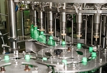 This is our production line of aloe drinks. We can see from the picture that in the conveyor belt