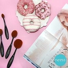 Jak wykonać makijaż?