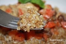 Pysznie i zdrowo na dzisiejszy obiadek: kasza owsiana z indykiem i marchewką.