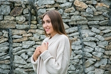 cieplutki bezowy sweter na ...