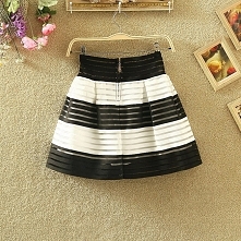 Piękna spódniczka mini. Ciekawe wzory. Klik w zdjęcie.