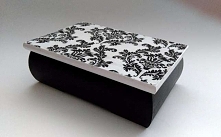 Szkatułka czarny ornament vintage