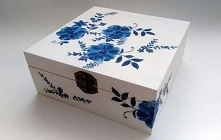 Pudełko w niebieskie kwiaty