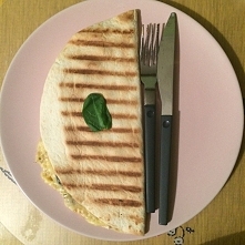 kolacja - tortilla z serem,...