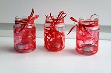 Prześliczne romantyczne świeczniki, wykonane z zwykłych słoiczków. Zainspirowało mnie, aby móc spędzać czas z bliskimi osobami wśród świeczek, które dają niesamowity efekt. Zaws...