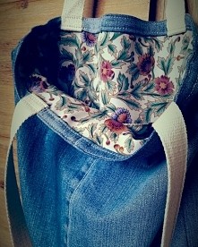 Torba jeansowa w stylu shopper z motywem bławatków w pięknych, stonowanych odcieniach./ Tasha handmade