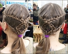 Dawano nic nie było, tak więc wrzucam fryzurkę splecioną na szybko :) (warkocz, dobierany, fryzura)