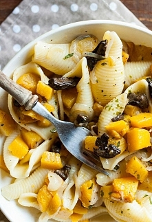 Makaron z dynią i grzybami