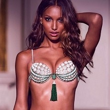 Biustonosz Victoria's Sekret za 3.000.000 Dolarow.