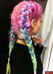 Tęczowe warkocze  ^.^