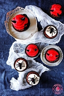 Babeczki red velvet na Halloween - Wypieki Beaty