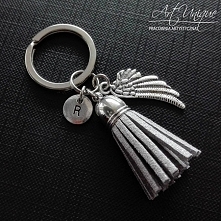 ♡ Breloczek z Twoim inicjałem ♡
Cena tylko 19,90 zł!
Różne wzory i kolory do wyboru!
Zapraszamy do naszego sklepu :D
ARTUNIQUE.PL