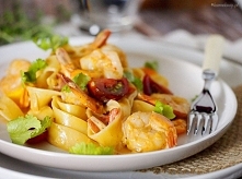 Makaron z krewetkami w sosie śmietanowym / Pasta with shrimps in creamy sauce
