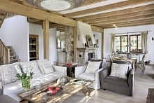 w takim pomieszczeniu to tylko do ręki książka i kubek gorącego napoju ...