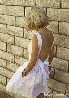 Macie pomysł może, jaki rodzaj stanika lub coś podobnego mogę założyć do sukienki bez pleców. Od razu mówię, że bez niczego nie da rady. Liczę na pomoc :)