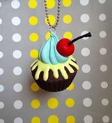 Naszyjnik wiśniowa muffinka 2