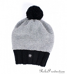 czapa ręcznie dziergana z pomponem