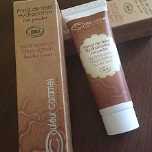 Kremowa konsystencja oraz delikatność bawełny sprawią, że podkład ten spełni oczekiwania każdej kobiety! Podkład Hydracoton Couleur Caramel zapewnia doskonałe nawodnienie oraz d...