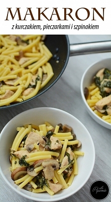 Prosty makaron z kurczakiem, pieczarkami i szpinakiem. Kliknij w zdjęcie i zobacz przepis.