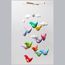 karuzela / mobil z ptaszkami i chmurkami