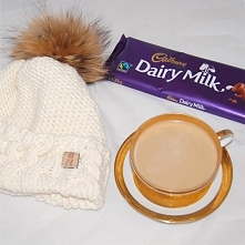 Czekoladka i czapa z Instytutu Kłębka<3 Zapraszam do zamówień: instytut.klebka@gmail.com