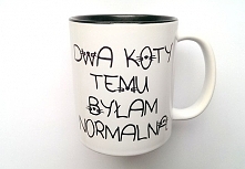 Kubek DWA KOTY TEMU z CZARNYM WNĘTRZEM