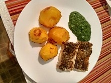Pieczony mintaj ze szpinakiem i pieczonymi ziemniaczkami. Sprawny piekarnik to jednak super rzecz :D