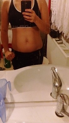 tak wygląda mój brzuch obecnie... masakra... chociaż jestem po 2 cesarkach...po treningu ze skakanka mam nadzieję się poprawi..