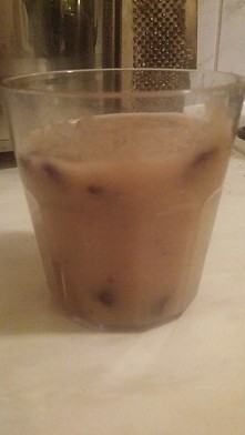 Troche witaminek przed treningiem.  KOKTAJL: ° kaki ° mandarynka ° jablko male x4 ° gruszka mala dojrzała ° banan ° nasiona chia ° żurawina suszona. Energia jest jedziemy 3 dzie...