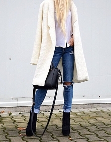 Mamy dla Was -25% na cały asortyment! ♡ 
Modny płaszczyk dostępny u nas. ♡♡♡