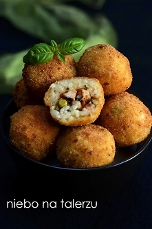Kulki z ryżu. Włoskie arancini