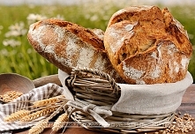 Chleb z orzechami woskimi