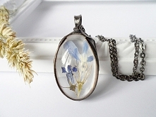 Która kobieta nie lubi biżuterii? Sądzę, że trudno będzie taką znaleźć :D
Naszyjnik z suszonymi kwiatkami jest bardzo wyjątkowym, myślę, że również niespotykanym prezentem, dlat...