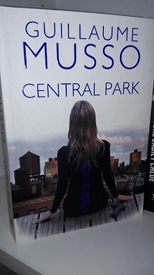 Po serii rozczarowan .... Diament!!! Bardzo ale to bardzo dobra :) Zaskakujaca, napisana w fajnym stylu.  Na koncu zadalam sobie pytanie "nie domyslilas sie sherloku?"...