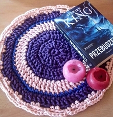 Do szydełkowych koszyków dołączają podkładki :) idealne pod kawe/desery i do dekoracji wnętrza :) kontakt musta.enkeli@tlen.pl lub Facebook: Biżusejf