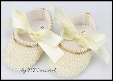 Jeszcze troszkę i na świat przyjdzie Sandra :) Pani Sylwia juz teraz zamówieła takie oto perełkowe śliczności dla swojej córeczki.