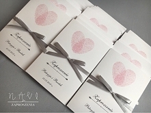 zaproszenia ślubne odciski palców, pudrowy róż i popiel